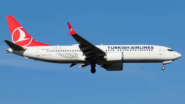 TC-LCI::Turkish Airlines